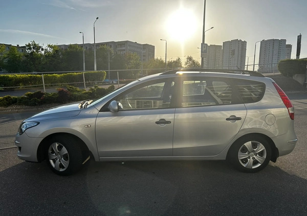 Hyundai I30 cena 15000 przebieg: 211028, rok produkcji 2010 z Gdańsk małe 92